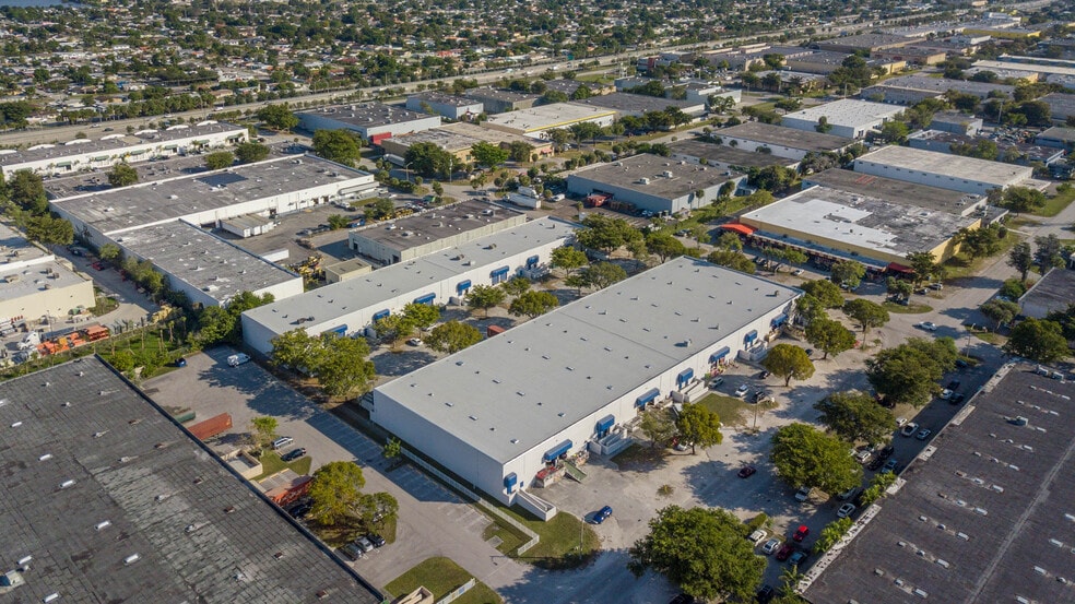 5401 NW 163rd St, Hialeah, FL for lease - Building Photo - Image 2 of 4