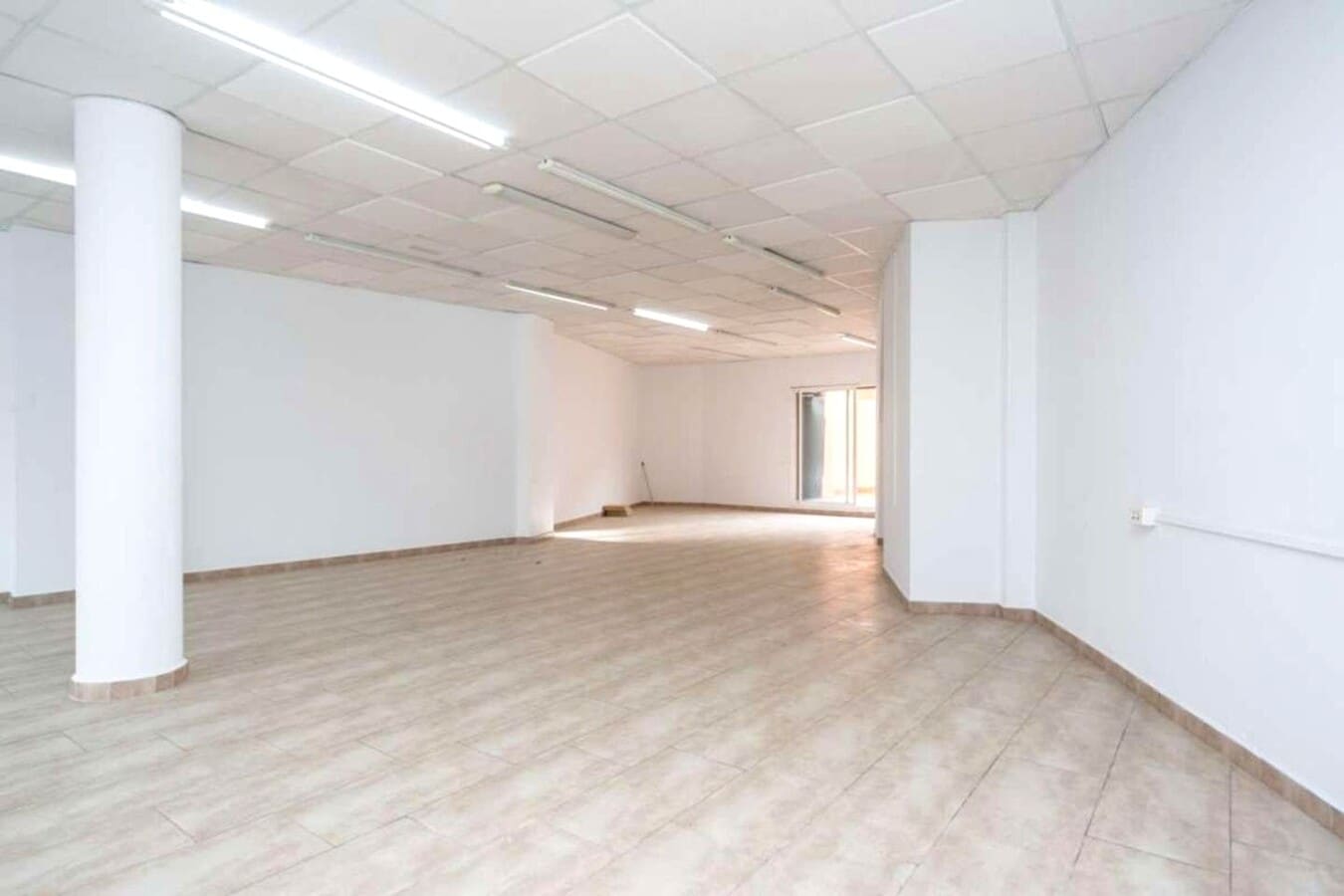 Castellar del Vallès, BAR 08211 - Unit Pta. 01 - - Interior Photo - Image 1 of 20