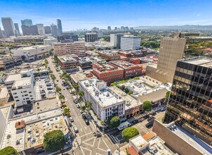 409 N Camden Dr, Beverly Hills, CA - Aérien  Vue de la carte - Image1