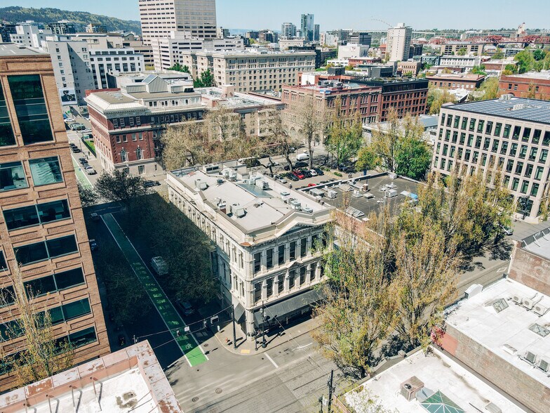 111 SW Oak St, Portland, OR à louer - Photo du bâtiment - Image 3 de 12