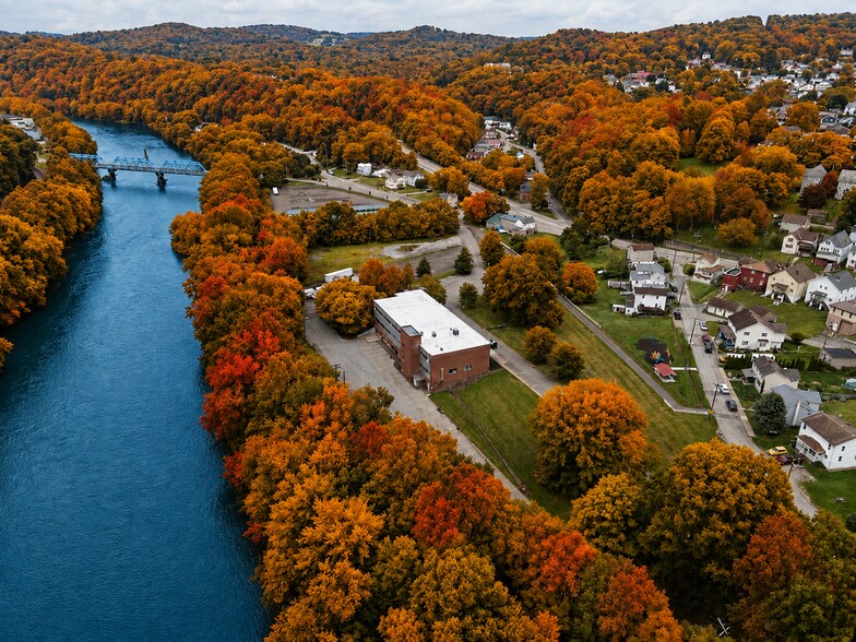 1 Kiski Ave, Leechburg, PA à vendre - Aérien - Image 3 de 21