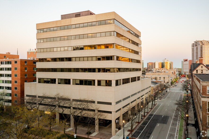 500 Davis St, Evanston, IL à louer - Photo du bâtiment - Image 2 de 13