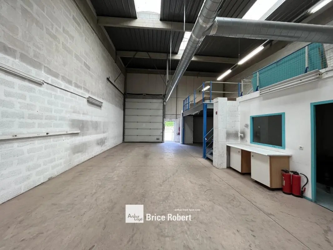 Office in Lyon for lease Interior Photo- Image 1 of 6