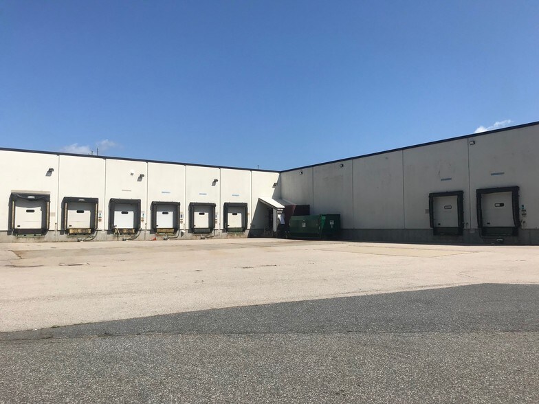 125 Goddard Memorial Dr, Worcester, MA à louer - Photo du bâtiment - Image 3 de 3