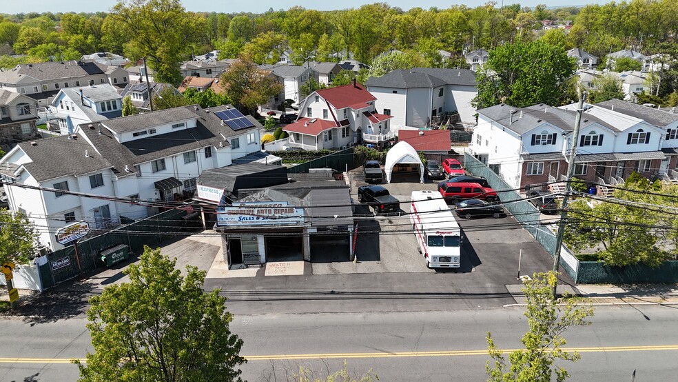4585 Amboy Rd, Staten Island, NY for sale - Building Photo - Image 2 of 16
