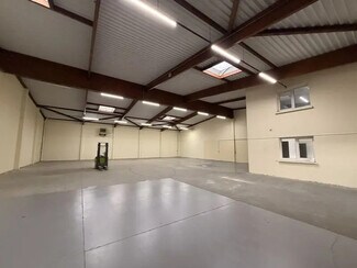 Plus de détails pour Plusieurs types d'espaces à louer