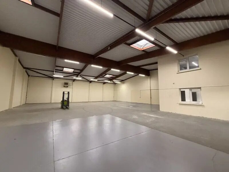 Bureau dans Décines-Charpieu à louer Photo intérieure- Image 1 de 32