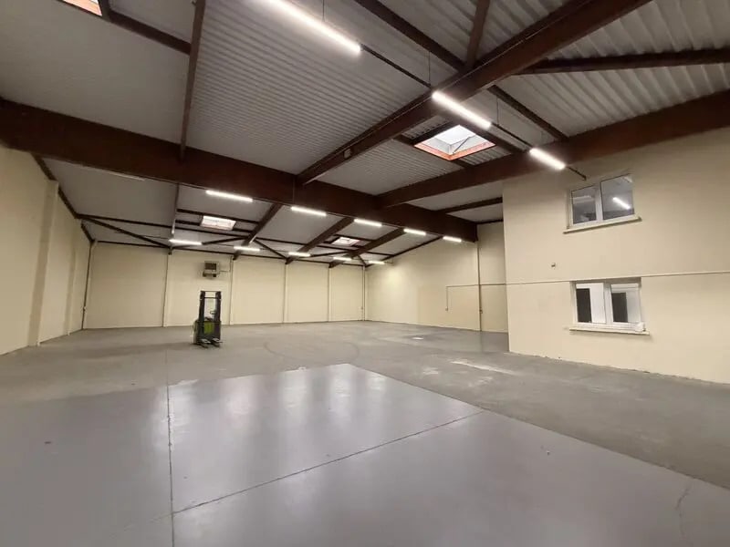 Flex in Décines-Charpieu for lease Interior Photo- Image 1 of 5