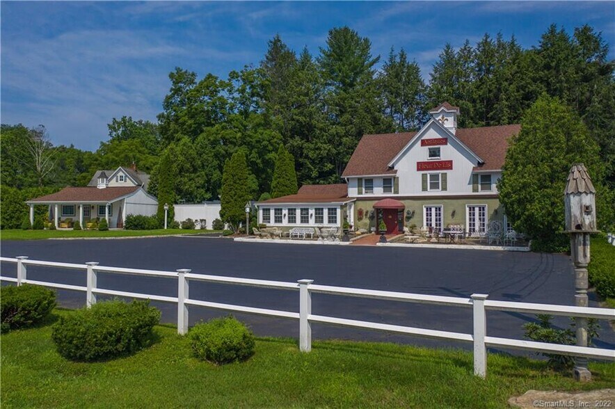 4 Long Ridge Rd, Redding, CT à vendre - Photo du bâtiment - Image 2 de 30