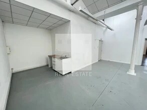 Office in Lyon for lease Interior Photo- Image 2 of 6