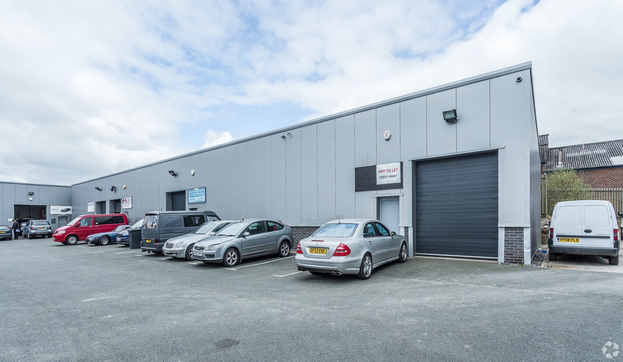 Broadway, Hyde for lease Primary Photo- Image 1 of 4