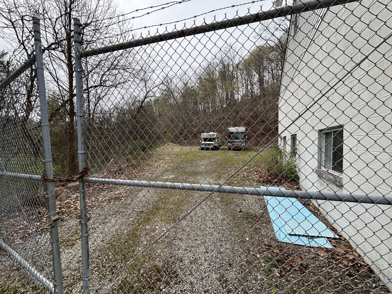 1422 Frey Road, Pittsburgh, PA for sale - Building Photo - Image 3 of 16