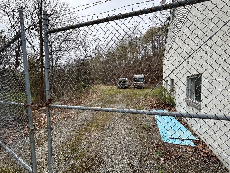 1422 Frey Road, Pittsburgh, PA à vendre - Photo du bâtiment - Image 3 de 16