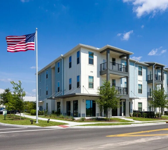 1225 Landon Preserve Cir, Brandon, FL for lease Building Photo- Image 1 of 9