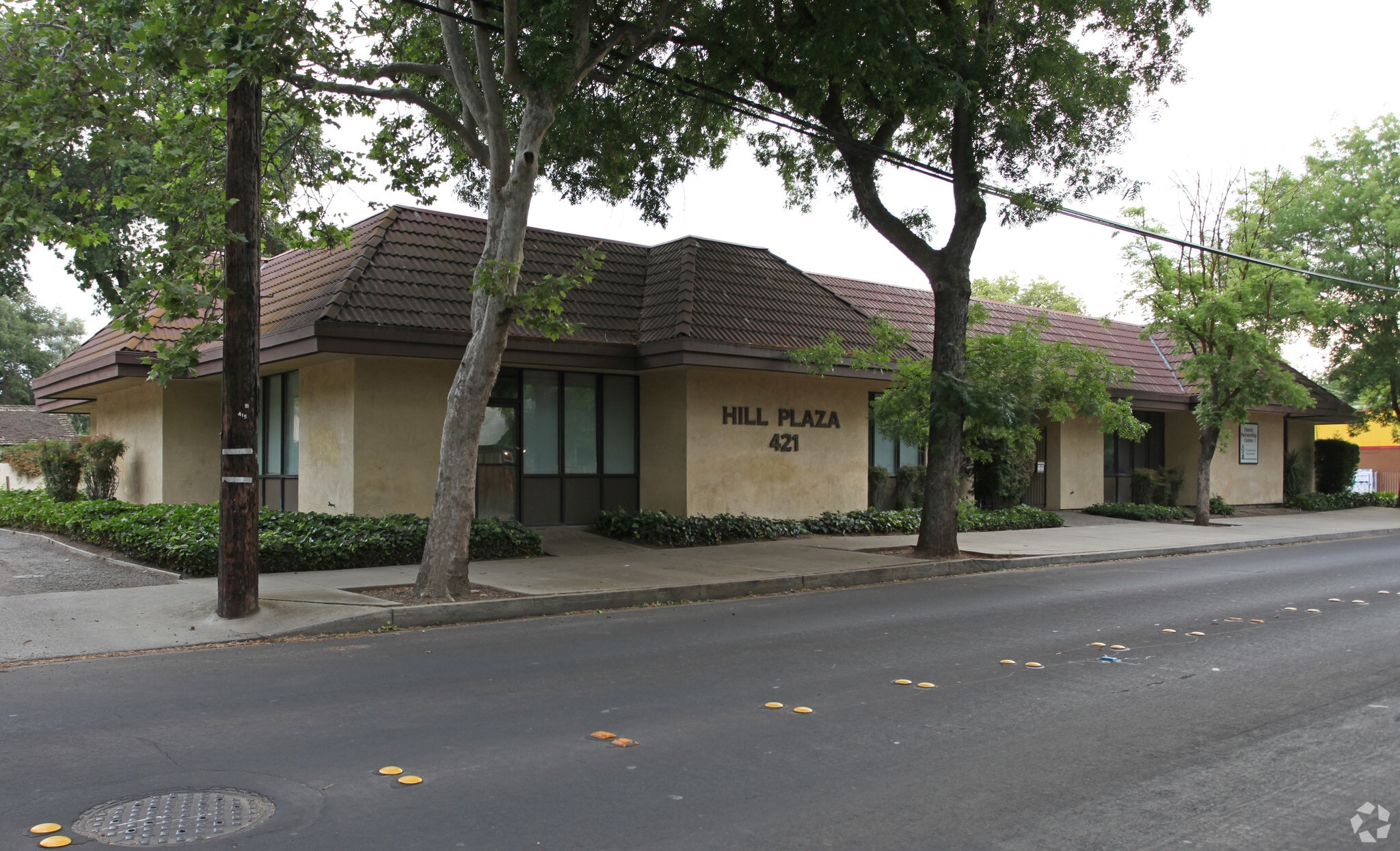 421 E Morris Ave, Modesto, CA for lease Primary Photo- Image 1 of 4