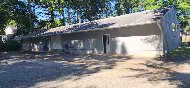 More details for 1233 Canton St, Roswell, GA - Industrial for Lease