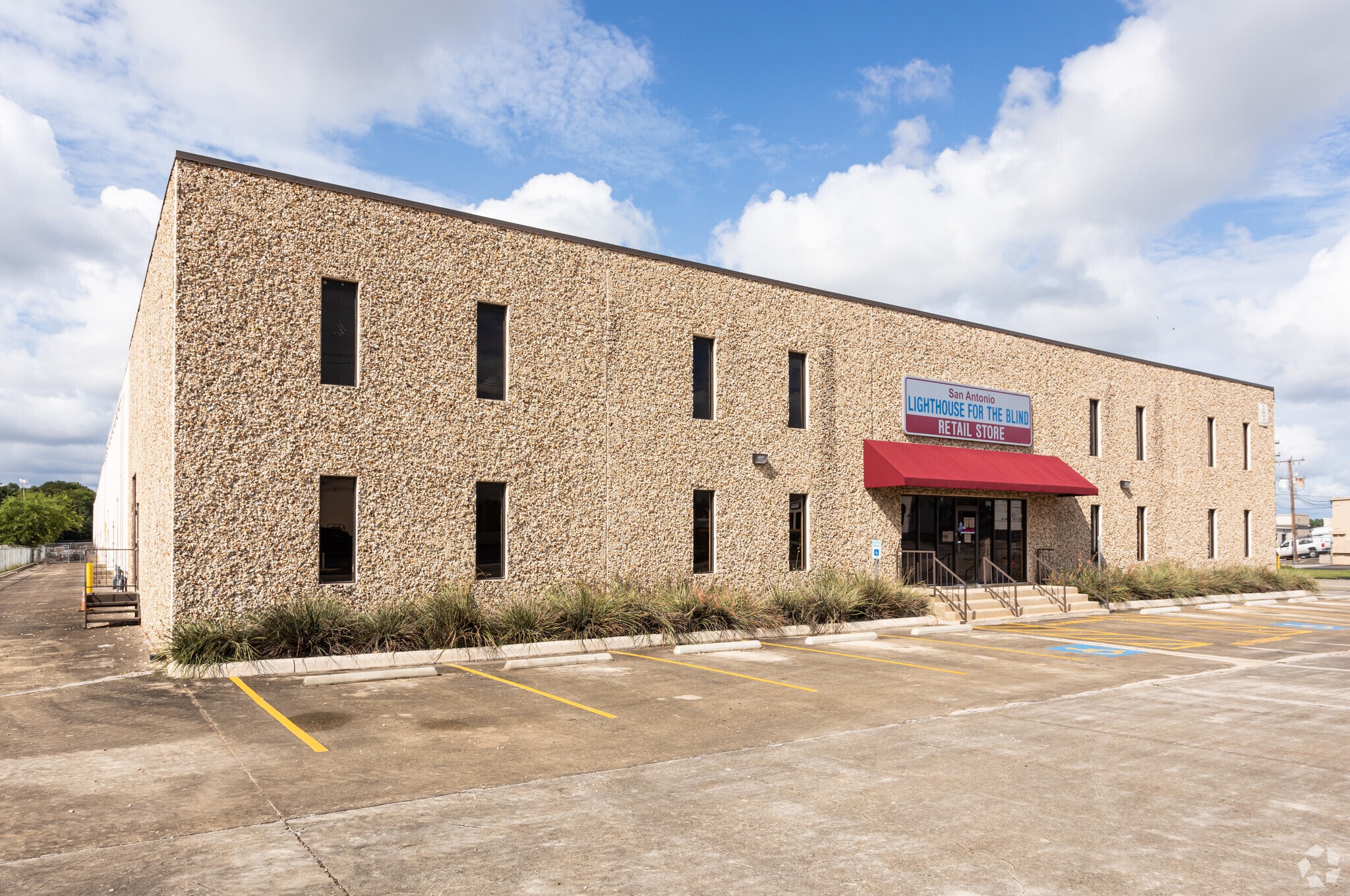 101 E Nakoma St, San Antonio, TX for lease Primary Photo- Image 1 of 7