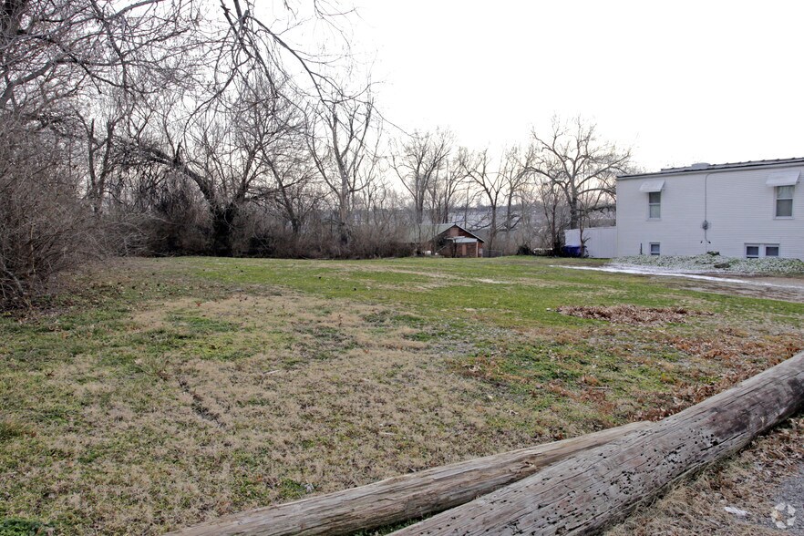 1326 Hughes Pl, Saint Louis, MO à vendre - Photo du bâtiment - Image 2 de 2