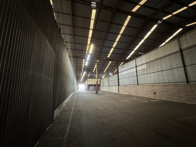 845-855 Moowaa St, Honolulu, HI for lease - Building Photo - Image 2 of 6