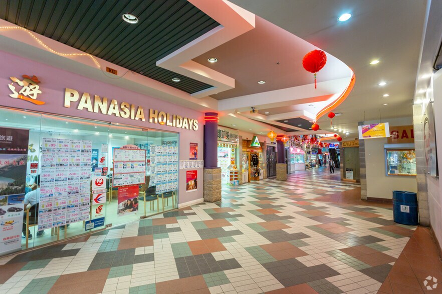 328 Centre St SE, Calgary, AB à vendre - Hall d’entrée - Image 3 de 14