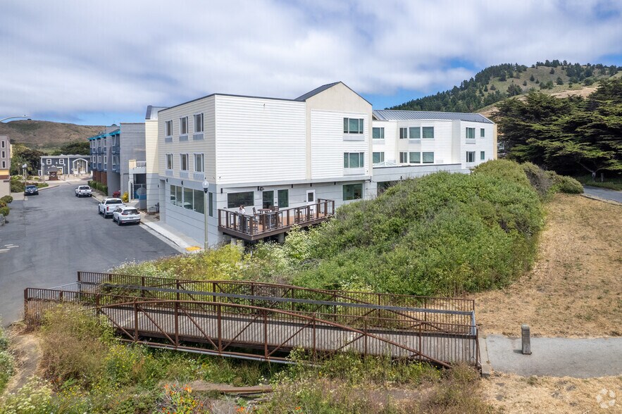 500 Old County Rd, Pacifica, CA à louer - Photo du bâtiment - Image 3 de 4