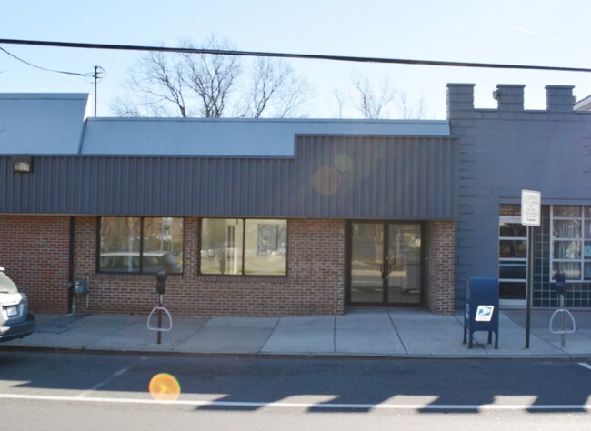 Plus de détails pour 3301 Rhode Island Ave, Mount Rainier, MD - Commerce de détail à louer