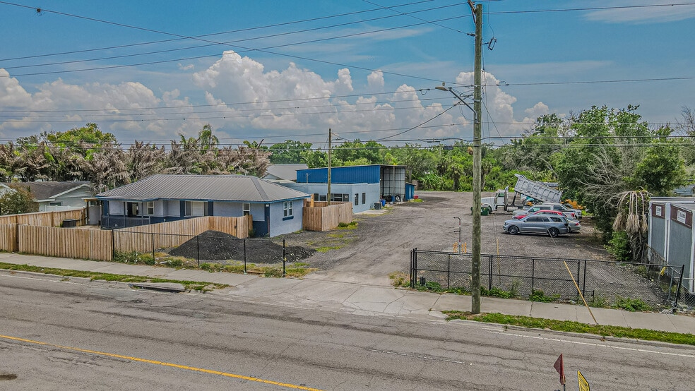 6911 Gibsonton Dr, Gibsonton, FL for lease - Building Photo - Image 1 of 22