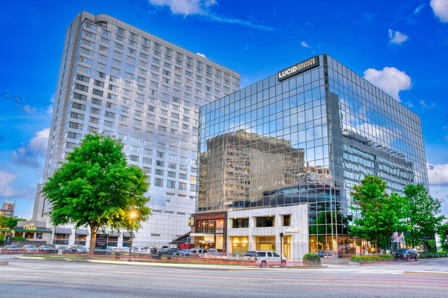 3379 Peachtree Rd NE, Atlanta, GA à louer - Photo du bâtiment - Image 2 de 10