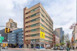 Plus de détails pour 1114 First Ave, New York, NY - Commerce de détail à louer