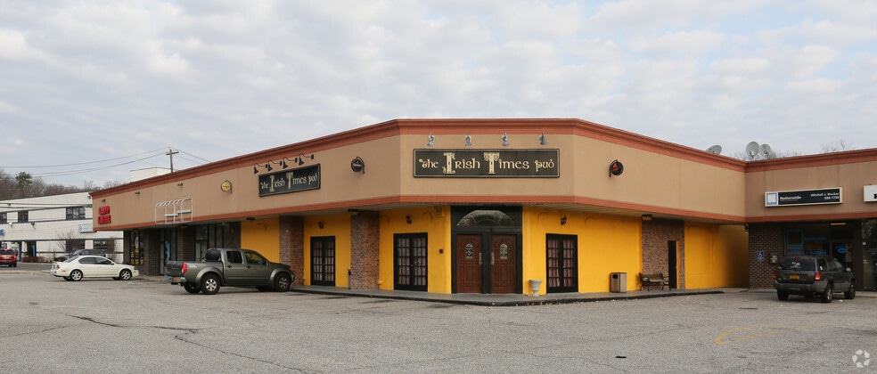 971-975 Main St, Holbrook, NY for lease - Building Photo - Image 3 of 8