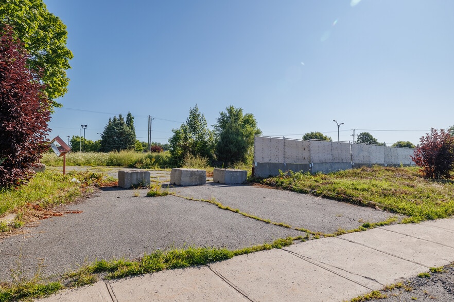 7777 Boul Taschereau, Brossard, QC for lease - Construction Photo - Image 3 of 4