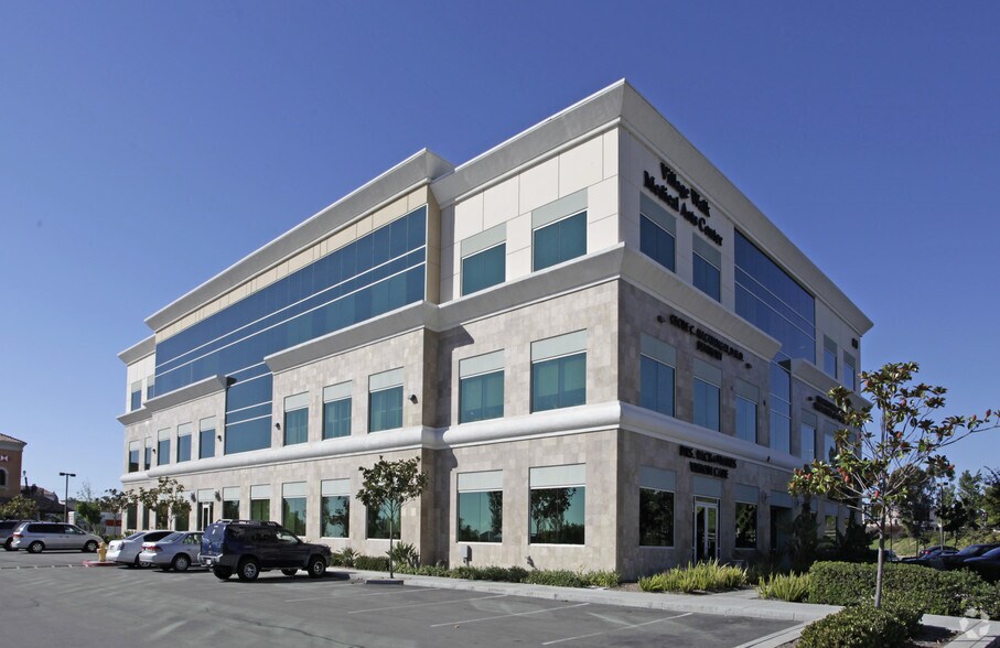 890 Eastlake Pky, Chula Vista, CA à louer - Photo du bâtiment - Image 3 de 3