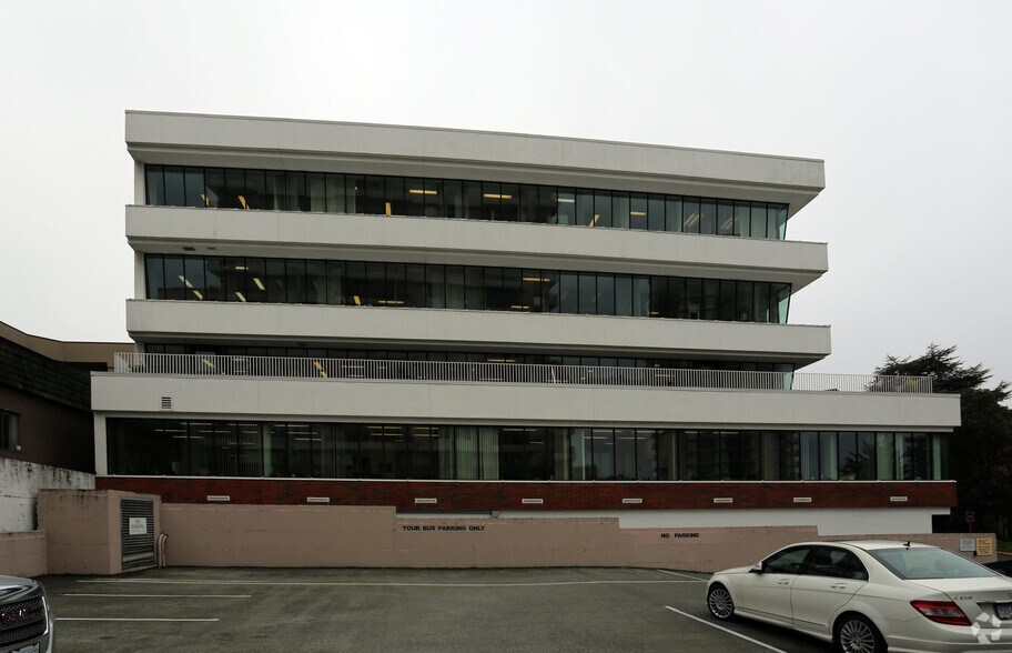 810 Blanshard St, Victoria, BC à louer - Photo du bâtiment - Image 3 de 6