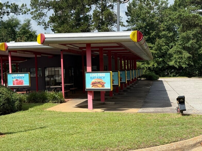 2801 E Pinetree Blvd, Thomasville, GA à louer - Photo du bâtiment - Image 3 de 11