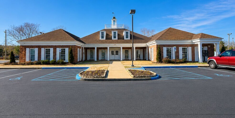 1235 1st St N, Alabaster, AL à louer - Photo du bâtiment - Image 1 de 4