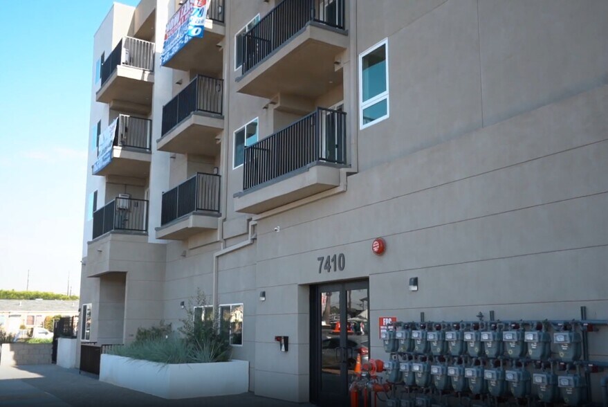 7410 Avalon Blvd, Los Angeles, CA à vendre - Photo du bâtiment - Image 2 de 5