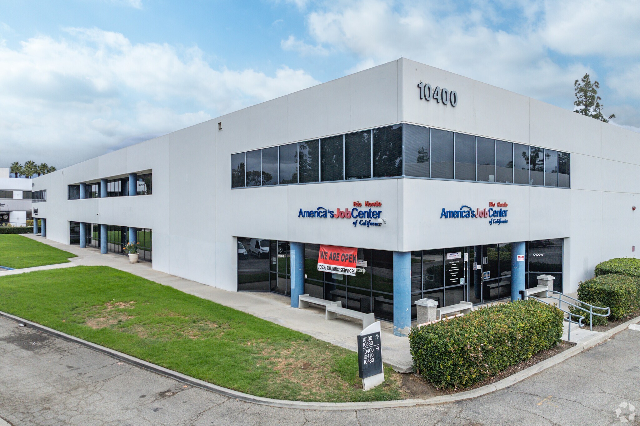 10400 Pioneer Blvd, Santa Fe Springs, CA à louer Photo principale- Image 1 de 6