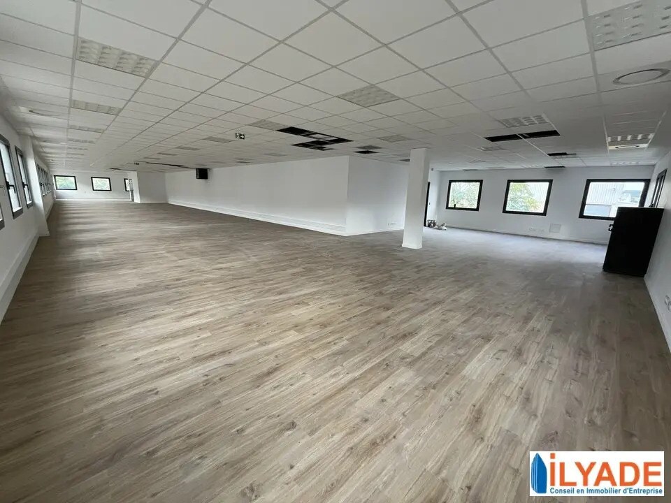 Office in Aubagne for lease Building Photo- Image 1 of 5