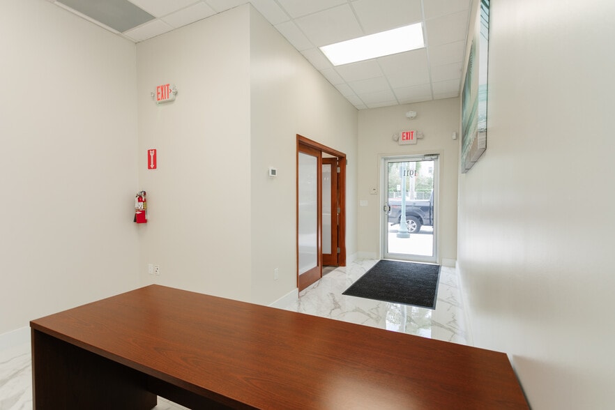 1911 Harrison St, Hollywood, FL for lease - Building Photo - Image 3 of 31