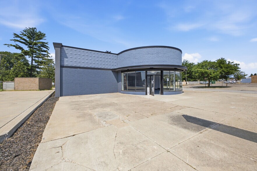 14222 Fort St, Southgate, MI à louer - Photo du bâtiment - Image 2 de 35