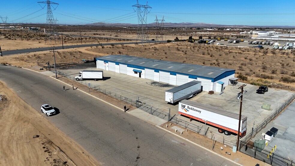 12080 Rancho Rd, Adelanto, CA à louer - Photo du bâtiment - Image 2 de 11