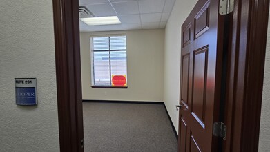 1 E Central Ave, Temple, TX for lease Interior Photo- Image 1 of 2
