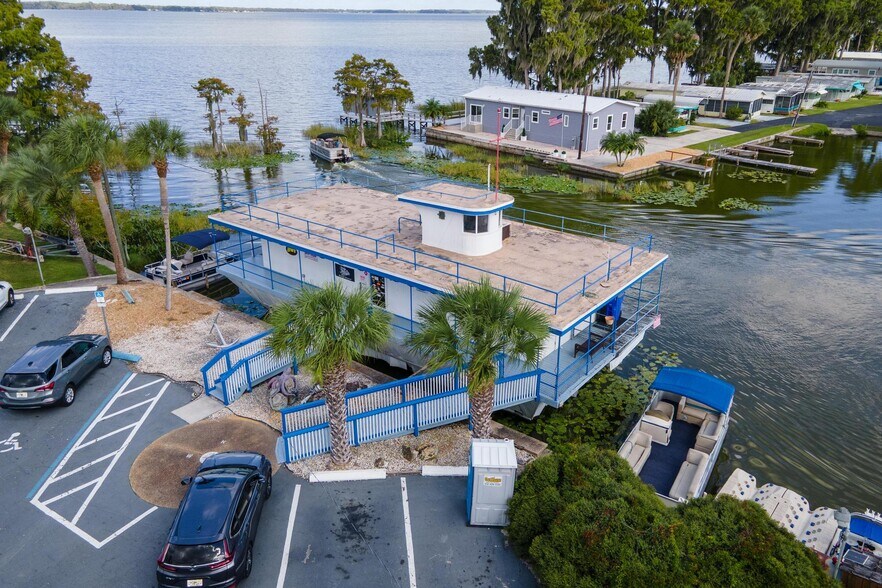 1006 W Burleigh Blvd, Tavares, FL à vendre - Photo du bâtiment - Image 2 de 31