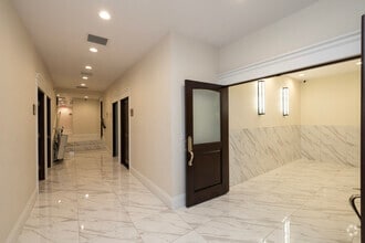 5116 N Armenia Ave, Tampa, FL for lease Interior Photo- Image 2 of 13