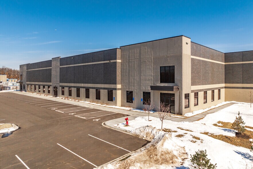 3374 Columbia Drive, Eagan, MN à louer - Photo du bâtiment - Image 2 de 10