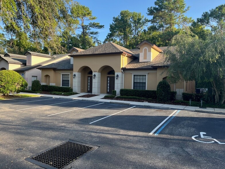 1900 Town Plaza Ct, Winter Springs, FL for sale - Building Photo - Image 2 of 17