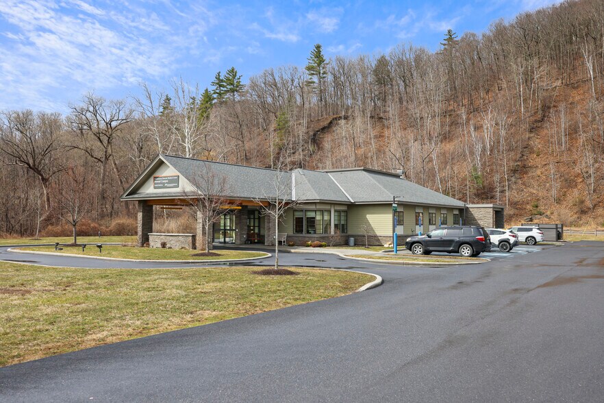 7237 US-7, Pownal, VT à vendre - Photo du bâtiment - Image 2 de 6