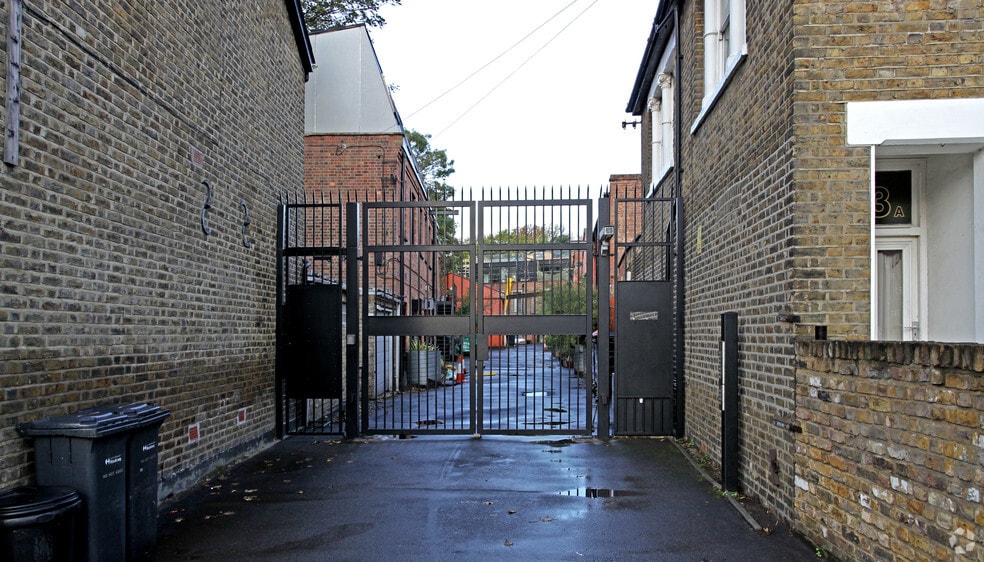 Trafalgar Mews, London for lease - Building Photo - Image 2 of 5
