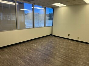 15300 Ventura Blvd, Sherman Oaks, CA for lease Interior Photo- Image 2 of 3