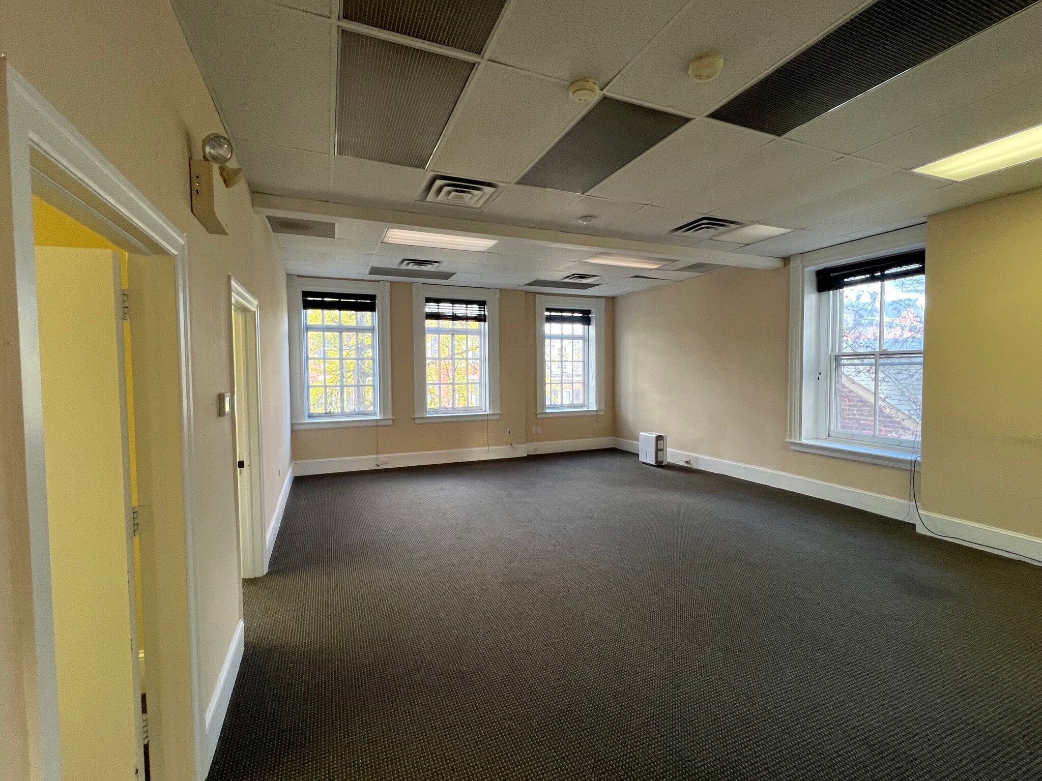 18 N Main St, Doylestown, PA for lease Interior Photo- Image 1 of 4